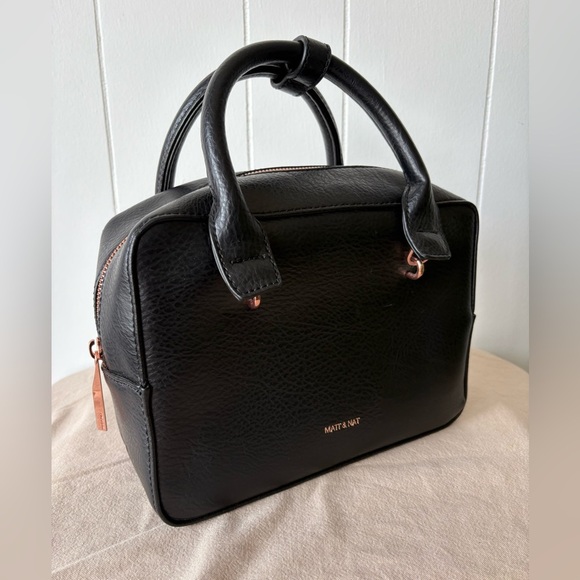 Matt & Nat Taha Satchel Bag Black Rose Gold - Picture 2 of 11